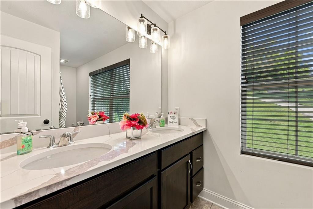 1064 Lux Road Jeannette, PA 15644 - Photo 26 of 43 Upper level full bathroom