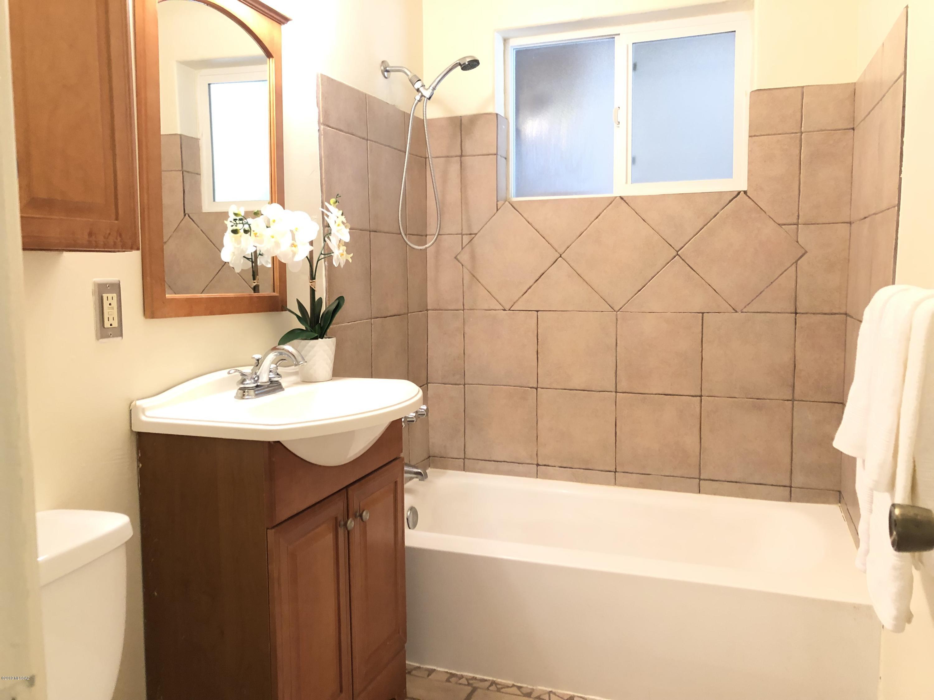 620 North Santa Rosa Avenue Tucson, AZ 85711 - Photo 11 of 16