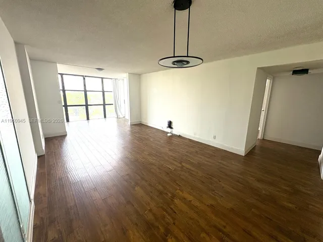 $1,800 | 1000 Parkview Drive, Unit 605, Hallandale Beach, FL 33009