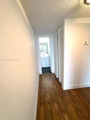 $1,800 | 1000 Parkview Drive, Unit 605, Hallandale Beach, FL 33009