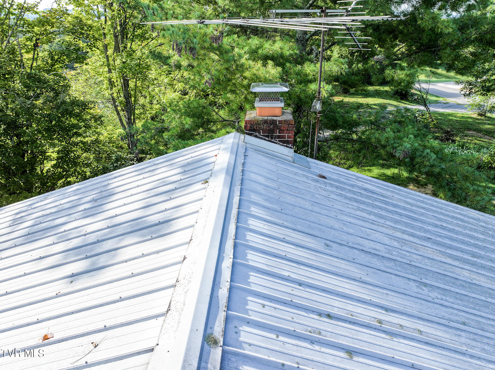 2395 Fodderstack Mountain Loop Greeneville, TN 37745 - Photo 44 of 51 DJI_20250910052130_0913_D