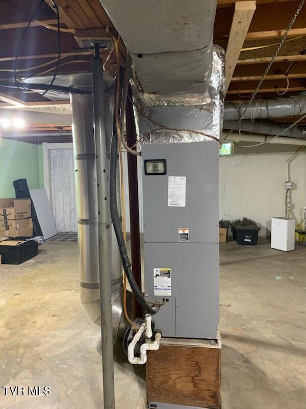 2395 Fodderstack Mountain Loop Greeneville, TN 37745 - Photo 46 of 51 IMG_5076