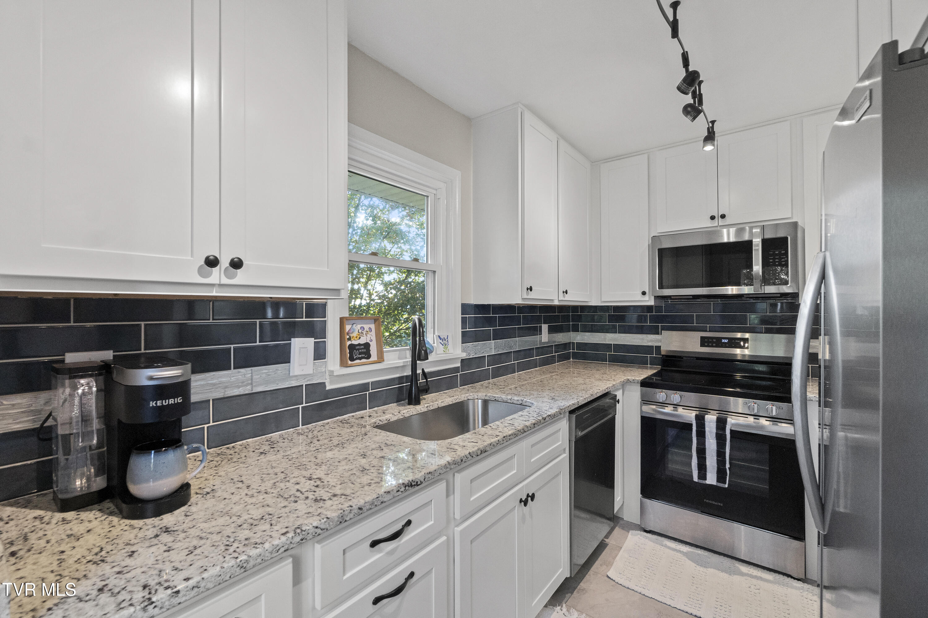 2395 Fodderstack Mountain Loop Greeneville, TN 37745 - Photo 10 of 51 DSC06147