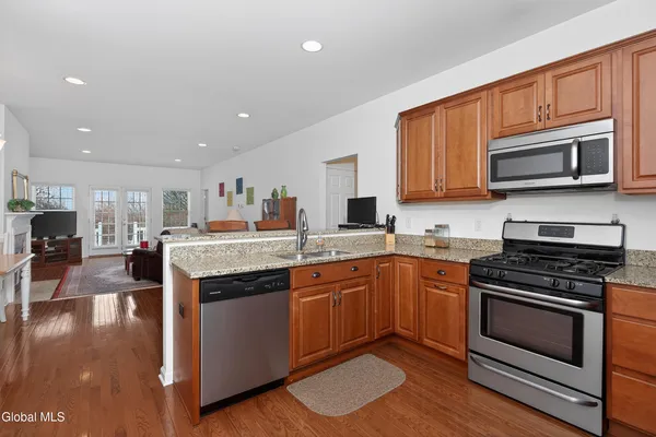 $393,000 | 7 Jordan Point Drive, North Greenbush, NY 12180