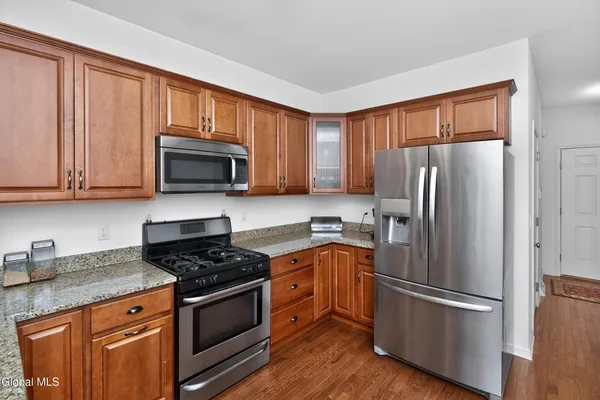 $393,000 | 7 Jordan Point Drive, North Greenbush, NY 12180