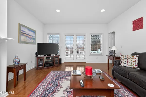 $393,000 | 7 Jordan Point Drive, North Greenbush, NY 12180