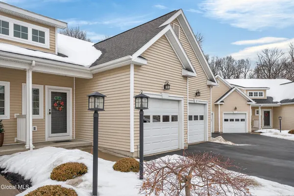 $393,000 | 7 Jordan Point Drive, North Greenbush, NY 12180