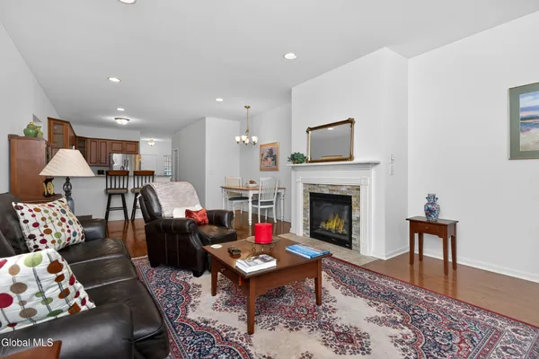 $393,000 | 7 Jordan Point Drive, North Greenbush, NY 12180