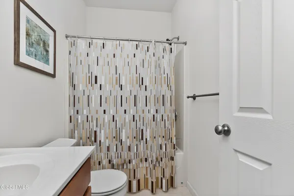 $393,000 | 7 Jordan Point Drive, North Greenbush, NY 12180