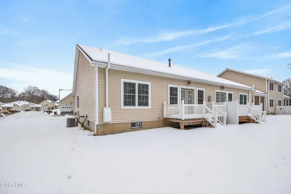 $393,000 | 7 Jordan Point Drive, North Greenbush, NY 12180