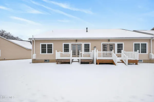 $393,000 | 7 Jordan Point Drive, North Greenbush, NY 12180