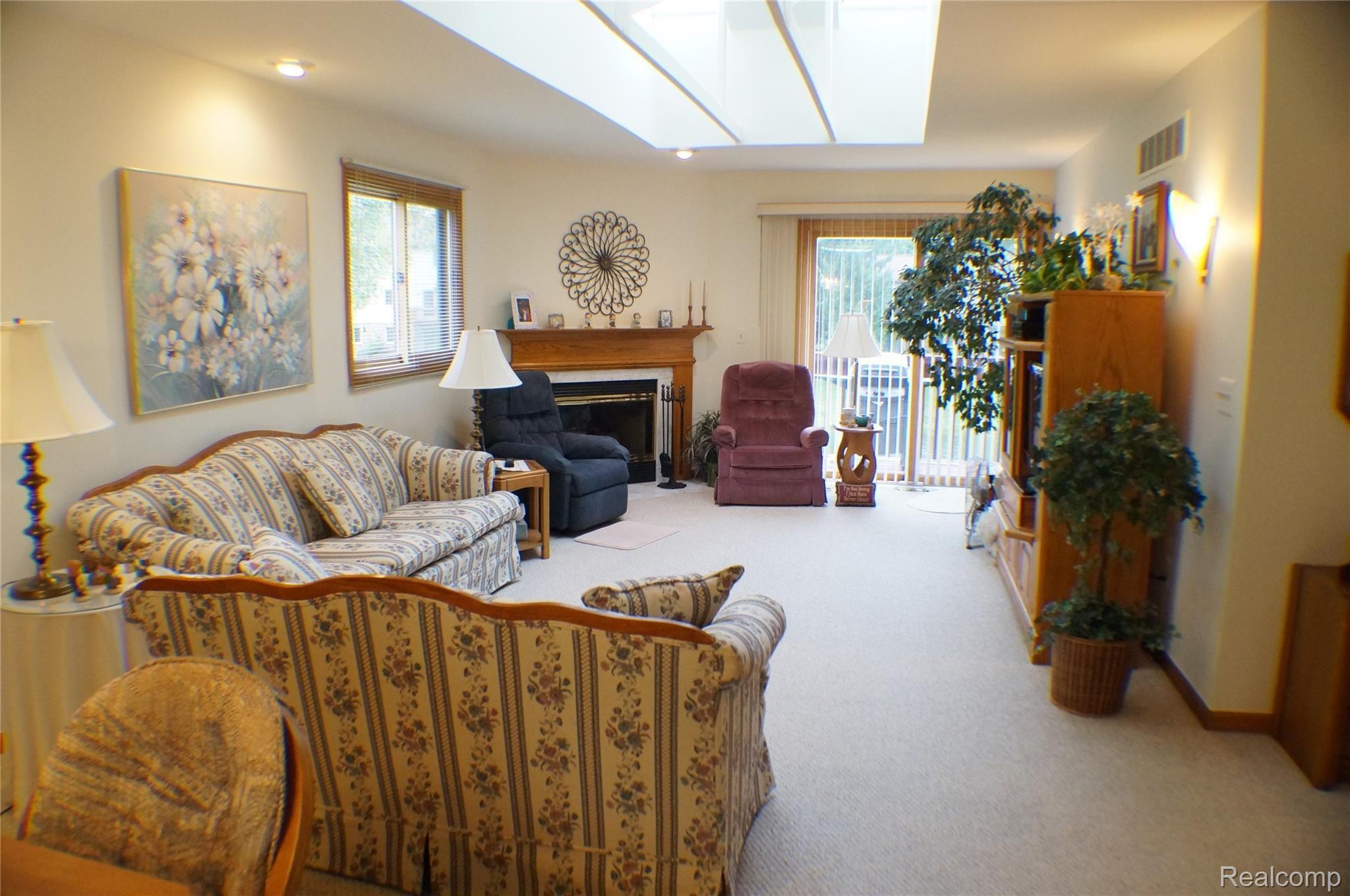 9014 East Lake Road Clarkston, MI 48348 - Photo 7 of 27 DSC02561.JPG