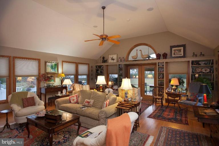 5402 Morris Neck Road Cambridge, MD 21613 - Photo 20 of 30 Main House #1 Great Room