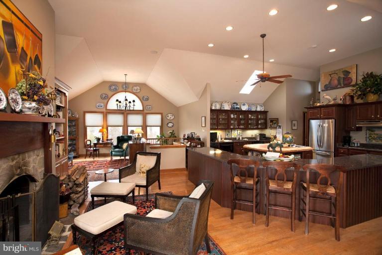 5402 Morris Neck Road Cambridge, MD 21613 - Photo 22 of 30 Kitchen/Sitting Area in Main House #1