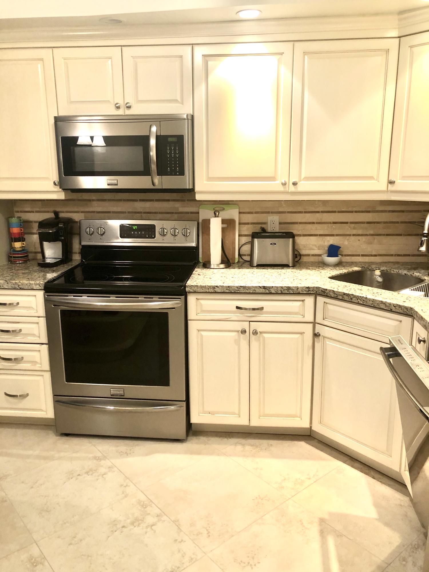 5440 North Ocean Avenue, Unit 803 Riviera Beach, FL 33404 - Photo 5 of 32 IMG_3569 2