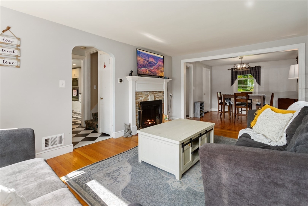 2 Brimbal Avenue Beverly, MA 01915 - Photo 5 of 27