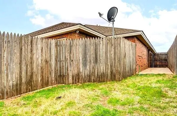 $289,500 | 608 North Bangor Avenue, Lubbock, TX 79416