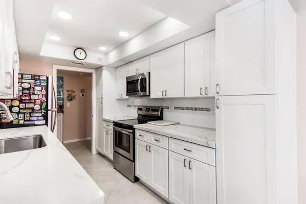 $3,300 | 5480 North Ocean Drive, Unit A1D, Singer Island, FL 33404