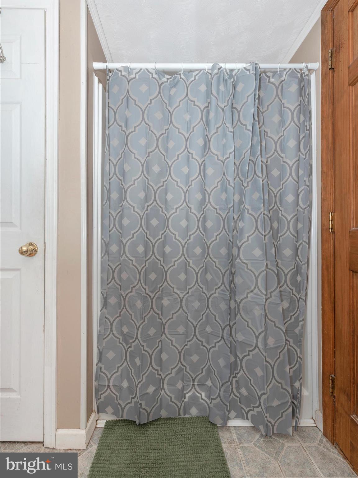 10620 Powell Road Thurmont, MD 21788 - Photo 29 of 50 Hall Bathroom