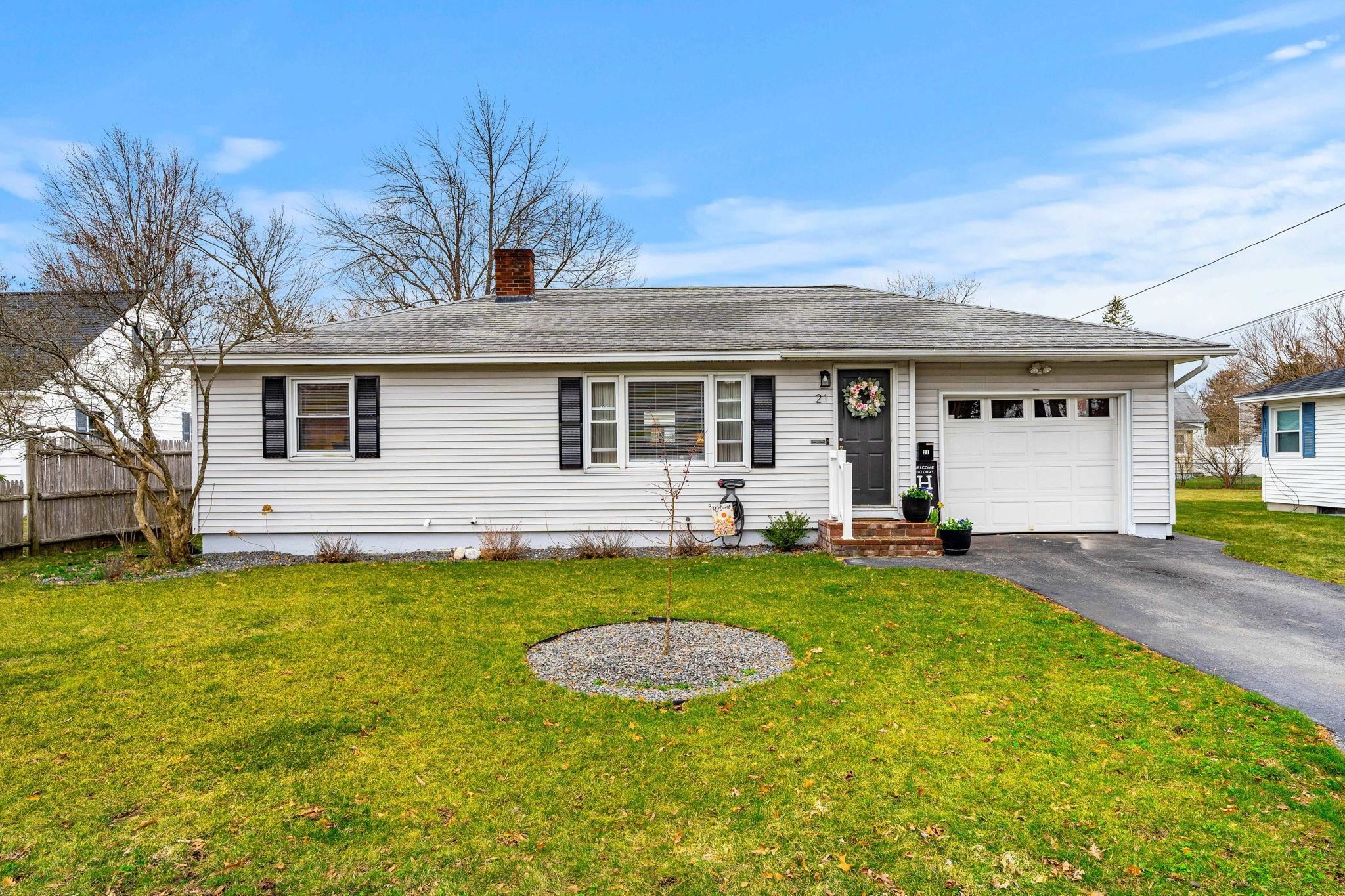 21 Hayden Street Nashua, NH 03060 - Photo 1 of 39