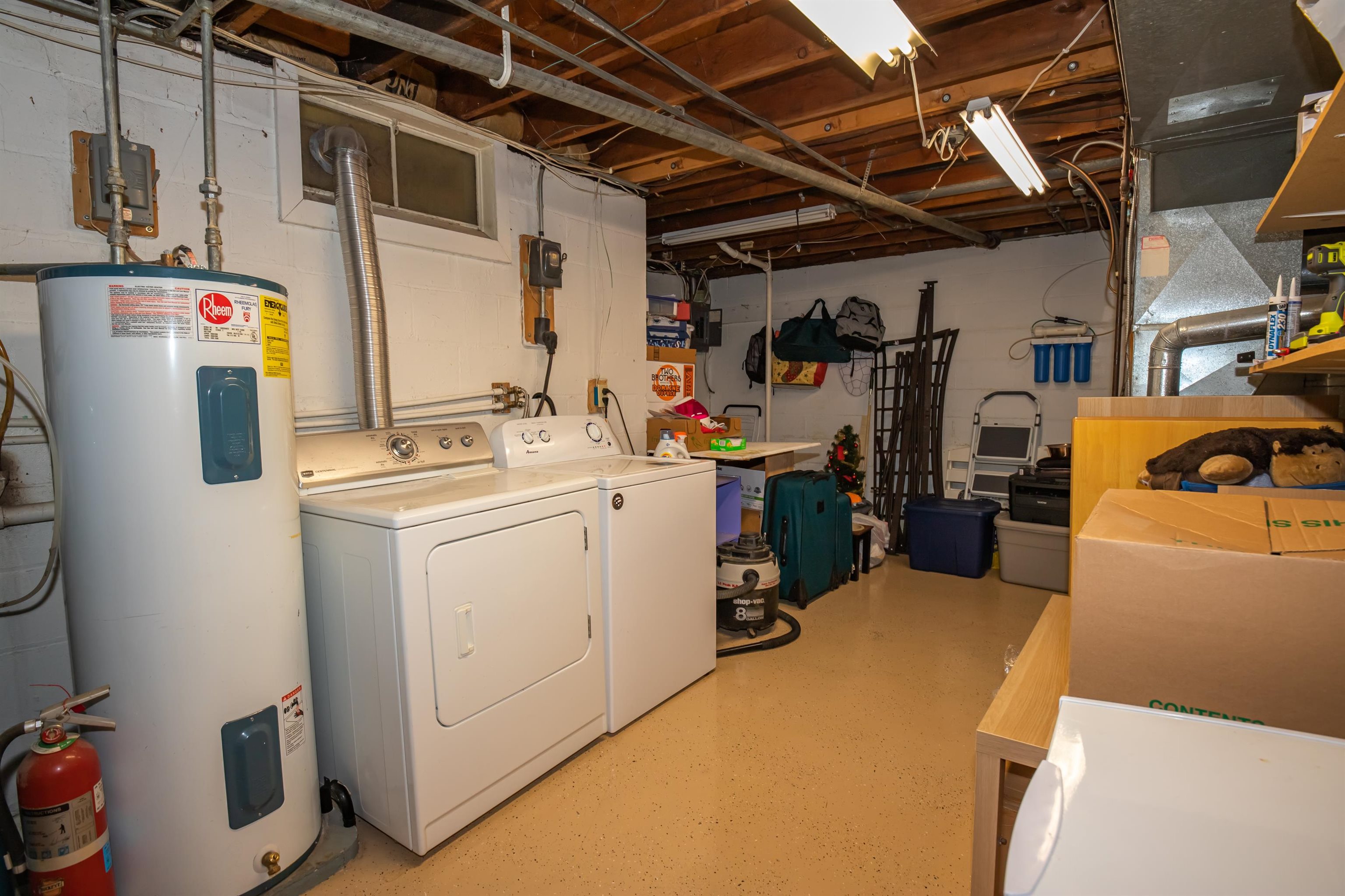 3808 Highcrest Road Rockford, IL 61107 - Photo 31 of 34 a utility room with dryer and washer