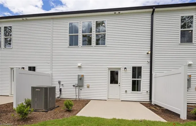 $311,190 | 900 Plum Creek Place, McLeansville, NC 27301