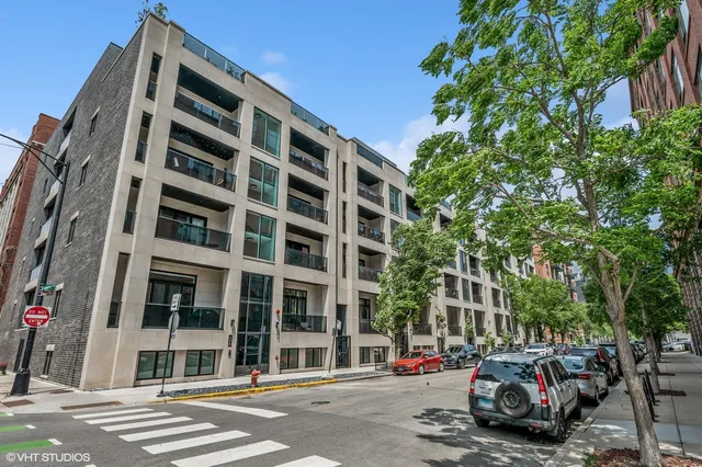 $2,300,000 | 226 South Green Street, Unit 4N, Chicago, IL 60607