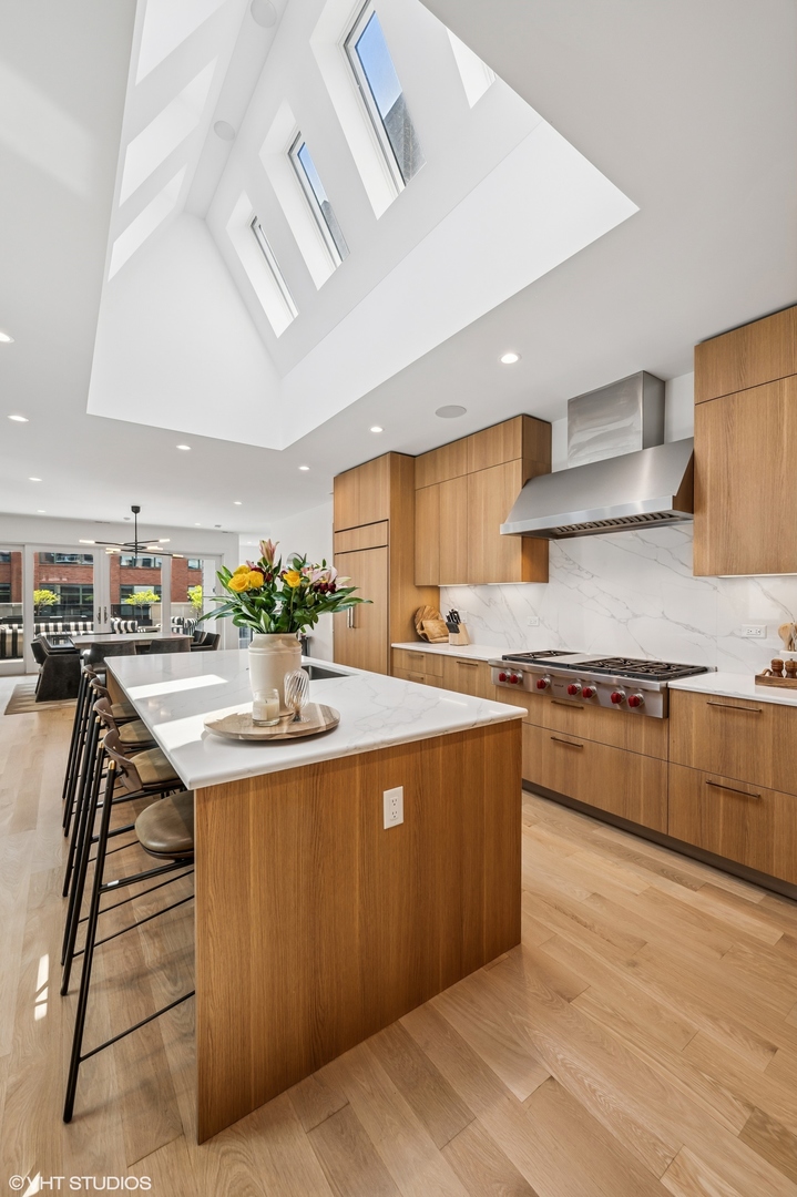 226 South Green Street, Unit 4N Chicago, IL 60607 - Photo 9 of 35