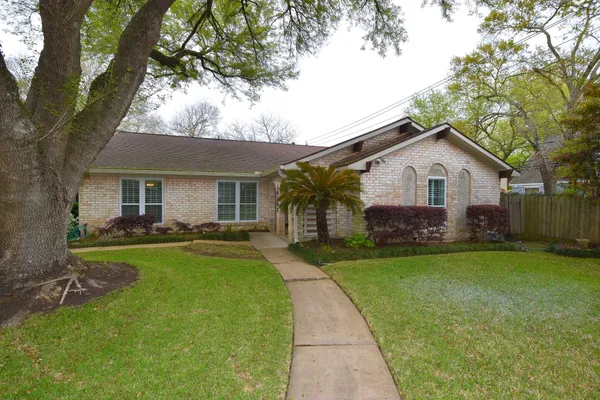 $3,500 | 10802 Meadow Lake Lane, Houston, TX 77042