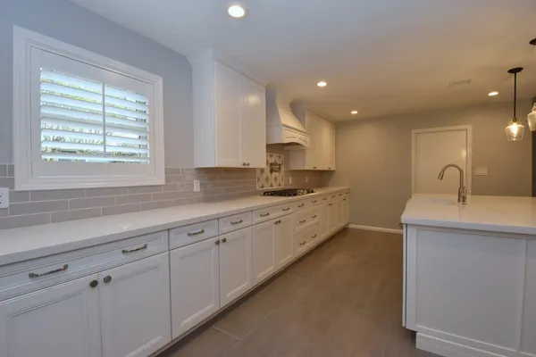 $3,500 | 10802 Meadow Lake Lane, Houston, TX 77042