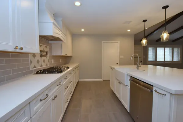 $3,500 | 10802 Meadow Lake Lane, Houston, TX 77042