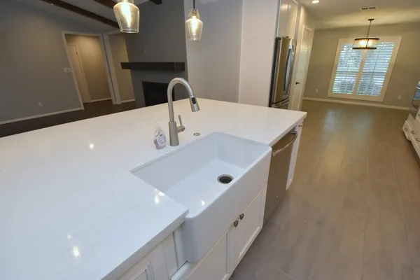 $3,500 | 10802 Meadow Lake Lane, Houston, TX 77042