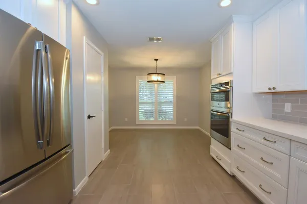 $3,500 | 10802 Meadow Lake Lane, Houston, TX 77042