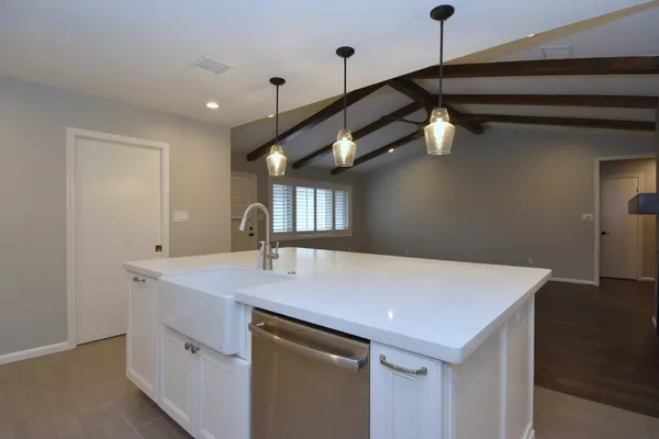 $3,500 | 10802 Meadow Lake Lane, Houston, TX 77042