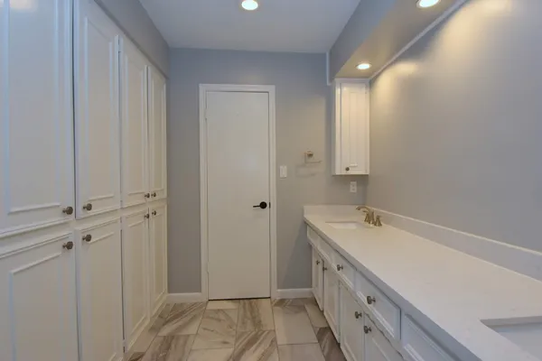 $3,500 | 10802 Meadow Lake Lane, Houston, TX 77042