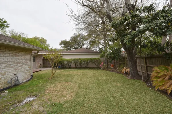$3,500 | 10802 Meadow Lake Lane, Houston, TX 77042