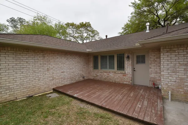 $3,500 | 10802 Meadow Lake Lane, Houston, TX 77042