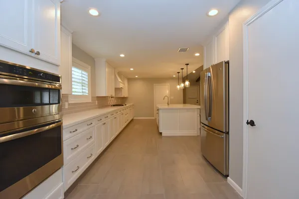 $3,500 | 10802 Meadow Lake Lane, Houston, TX 77042