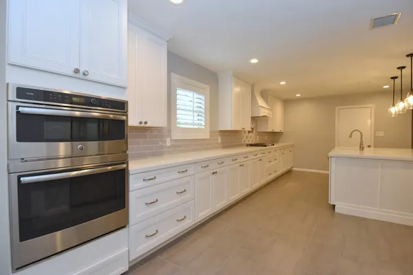 $3,500 | 10802 Meadow Lake Lane, Houston, TX 77042