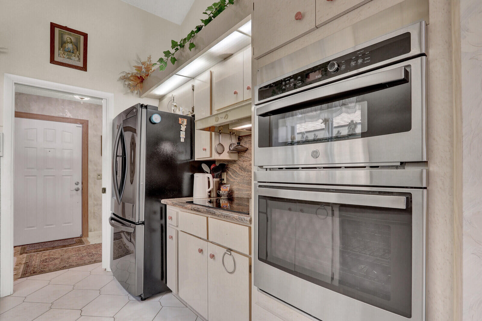 352 River Edge Road Jupiter, FL 33477 - Photo 33 of 50 Kitchen