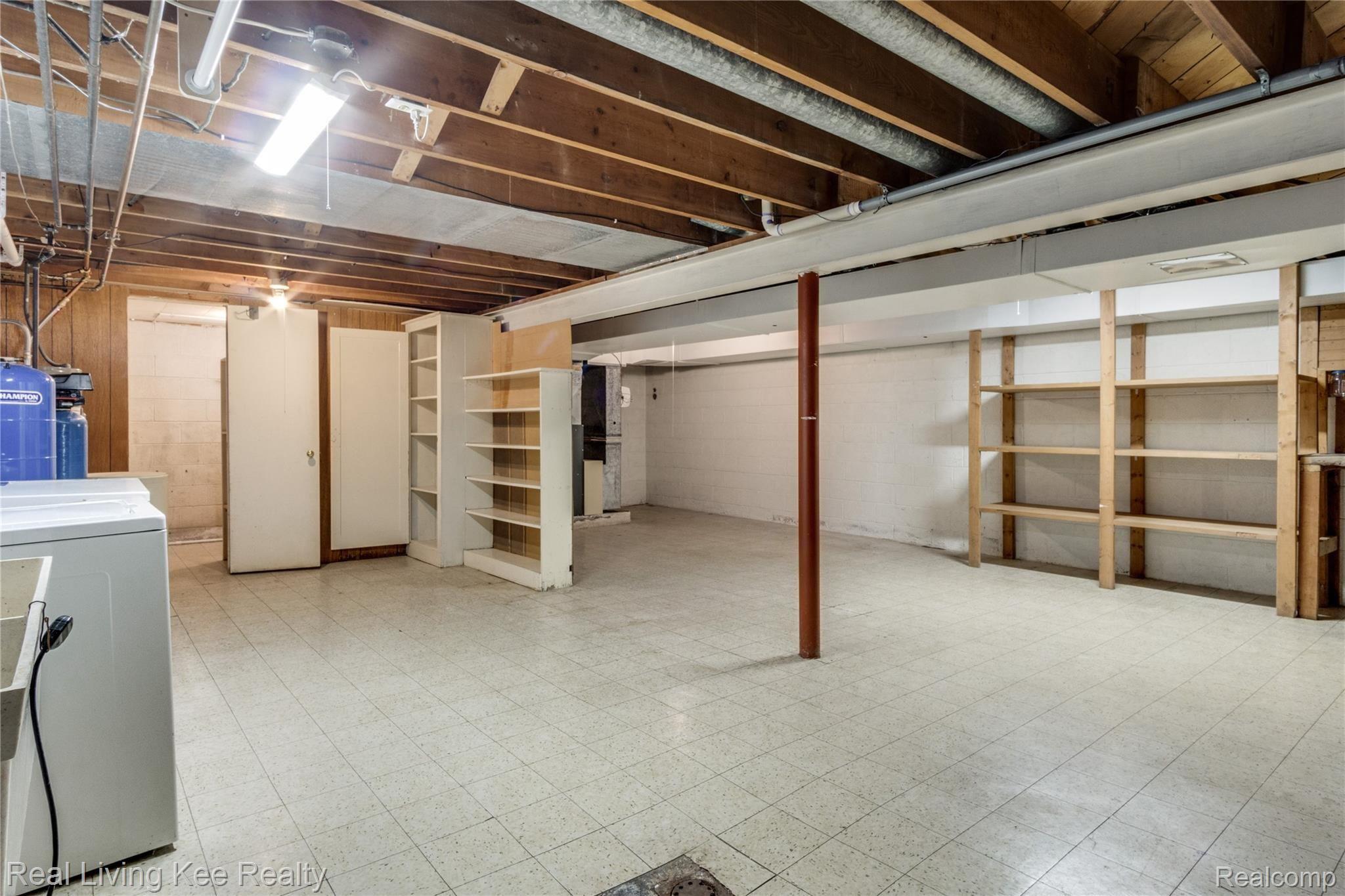 2361 Oklahoma Avenue Rochester, MI 48309 - Photo 42 of 45 Interiors 30.jpg