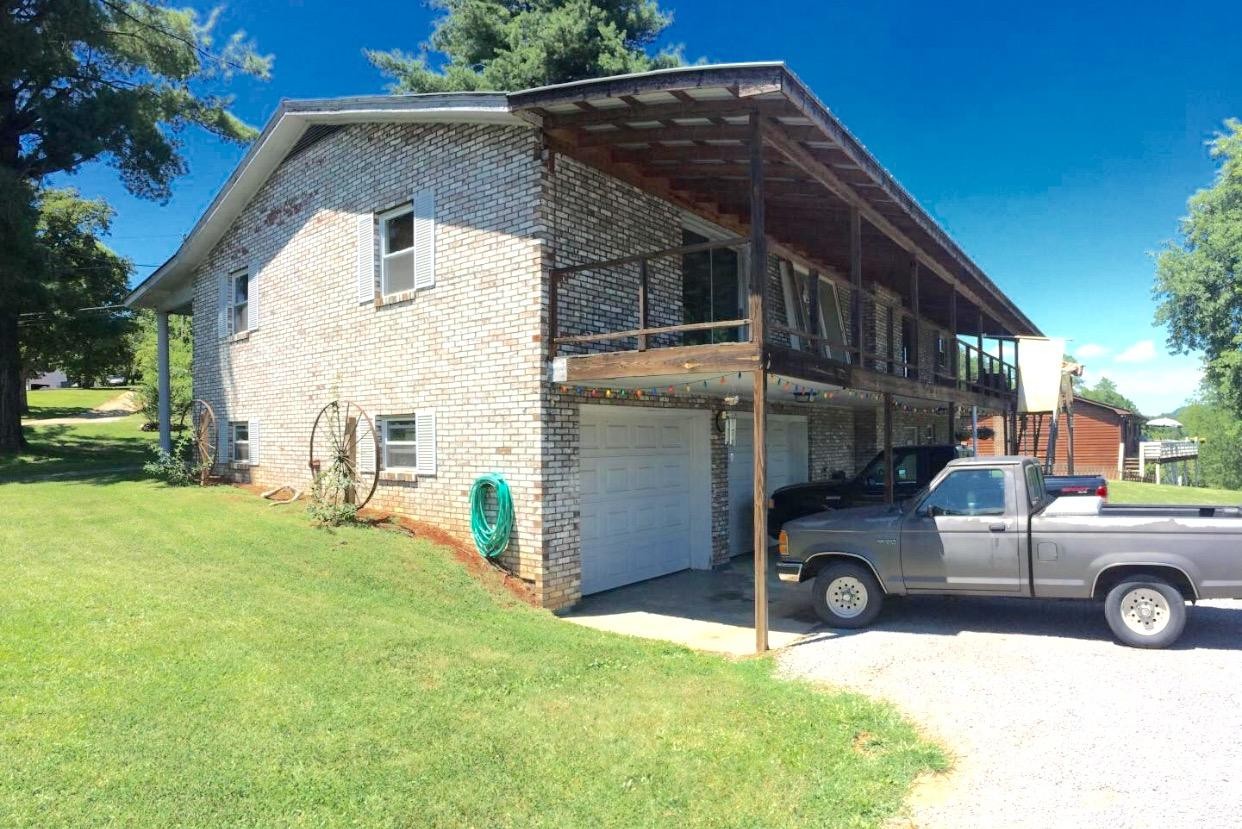2916 Grove Road Mascot, TN 37806 - Photo 4 of 21 Gallery Image 4