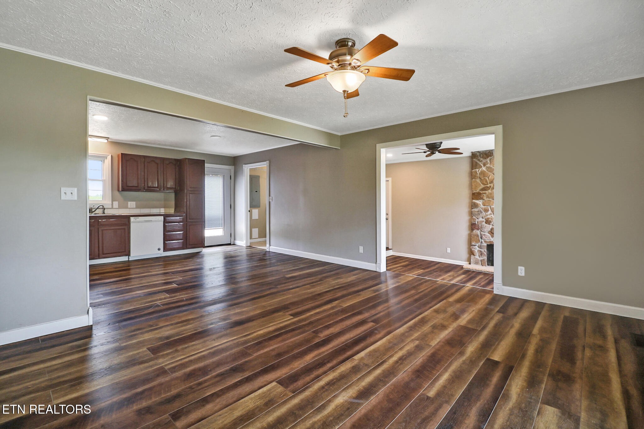 5209 Plateau Road Crossville, TN 38571 - Photo 8 of 37 Gallery Image 8