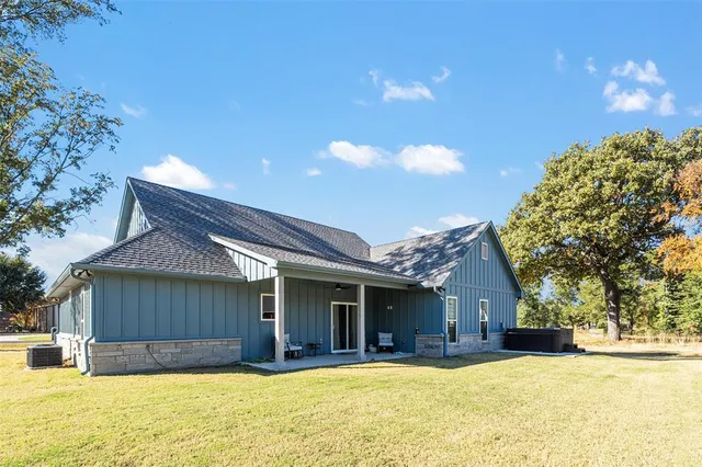 $409,000 | 721 Clubview Drive, Mabank, TX 75143