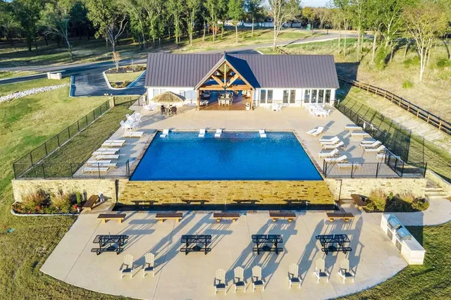 $409,000 | 721 Clubview Drive, Mabank, TX 75143