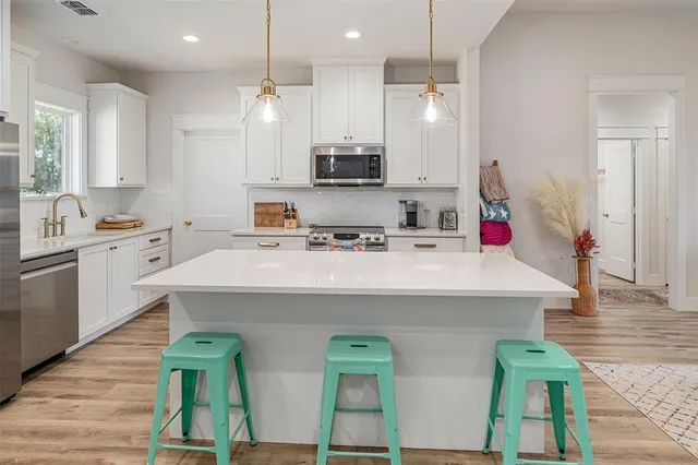 $409,000 | 721 Clubview Drive, Mabank, TX 75143