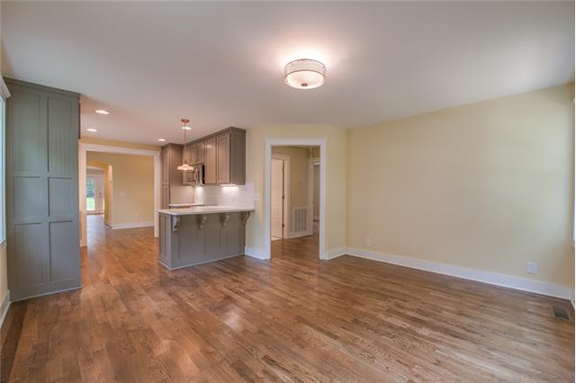 1710 Hanover Road Nashville, TN 37216 - Photo 3 of 20 Living Room and Entry
