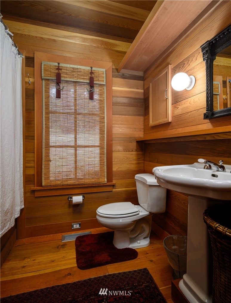 4-dh 4-dh 4-dh Decatur Street Northwest Anacortes, WA 98221 - Photo 14 of 24 a bathroom with a sink and a toilet