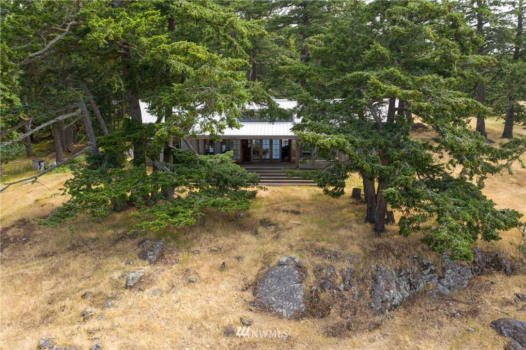 4-dh 4-dh 4-dh Decatur Street Northwest Anacortes, WA 98221 - Photo 20 of 24 a view of a house with a yard