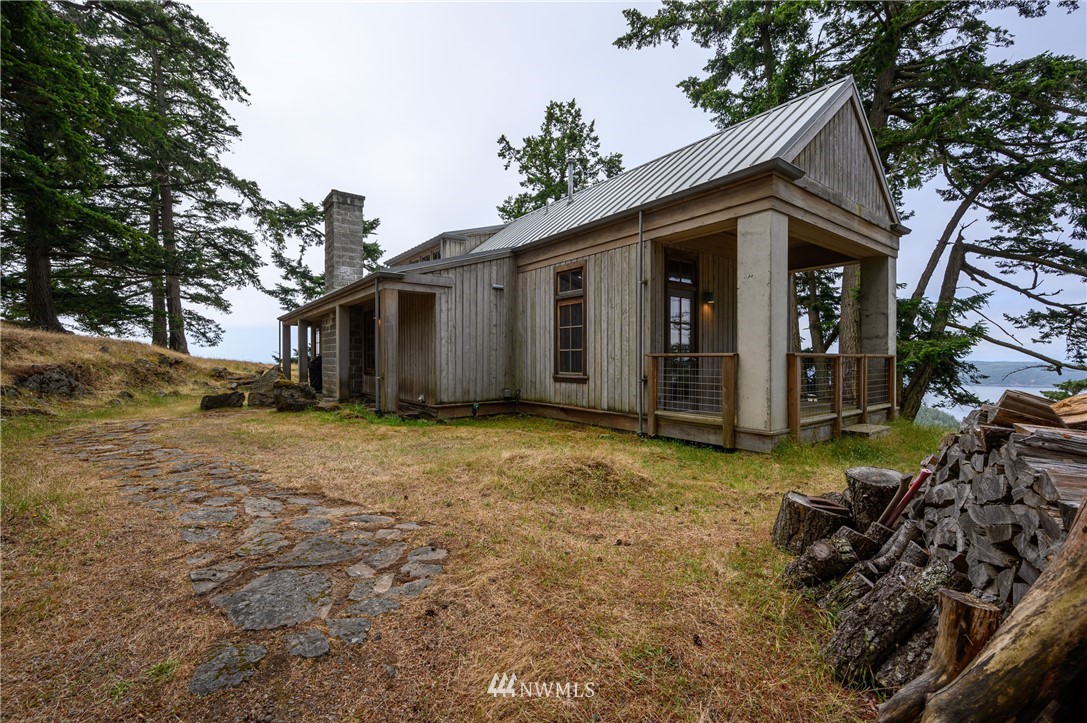 4-dh 4-dh 4-dh Decatur Street Northwest Anacortes, WA 98221 - Photo 21 of 24 a view of a house with backyard